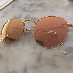 ‼️FLASH SALE‼️ Rose gold ray bans!!